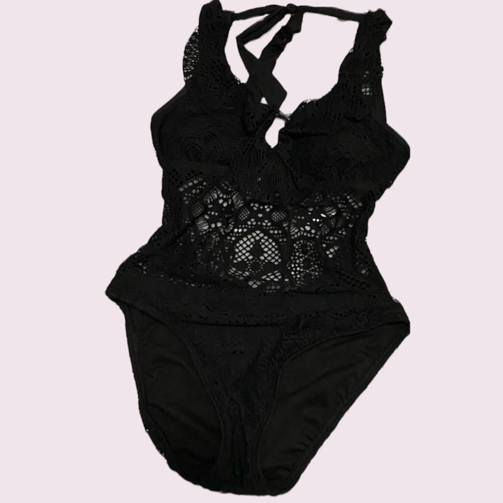 🌿Kenneth Cole Black Lace CutOut OnePiece Swimsuit